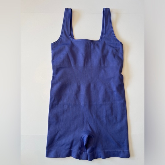 *New* Athleta Aurora Bodysuit, Size Medium - Picture 4 of 6